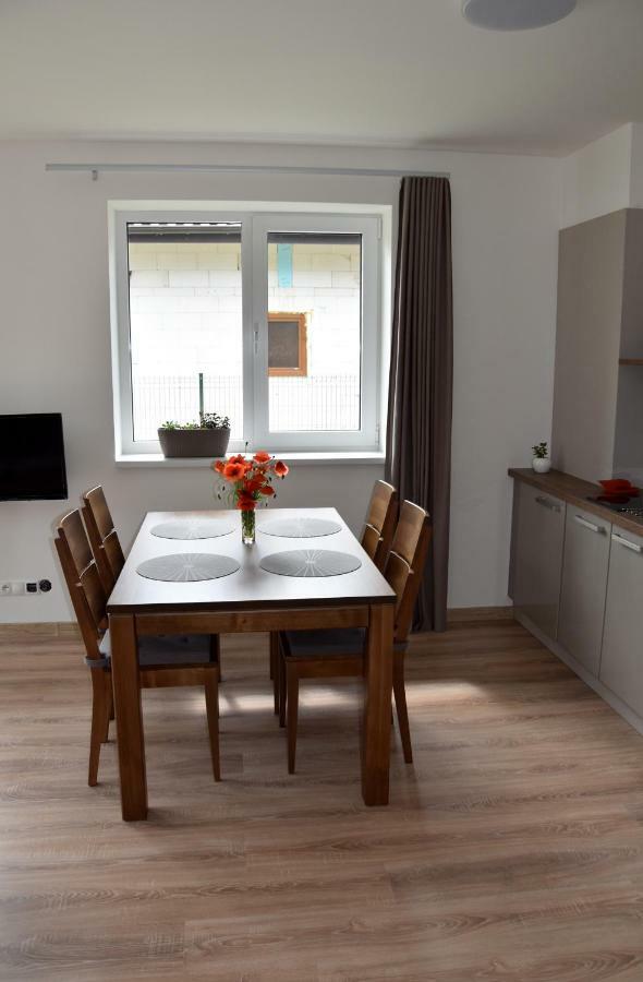Apartament Elemir Bešeňová Zewnętrze zdjęcie