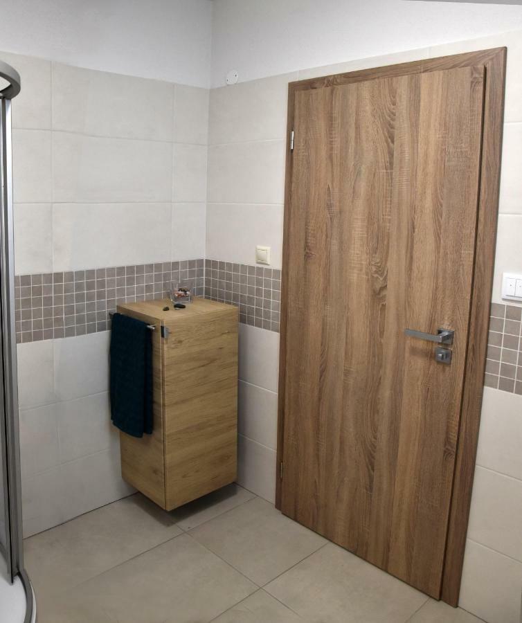 Apartament Elemir Bešeňová Zewnętrze zdjęcie