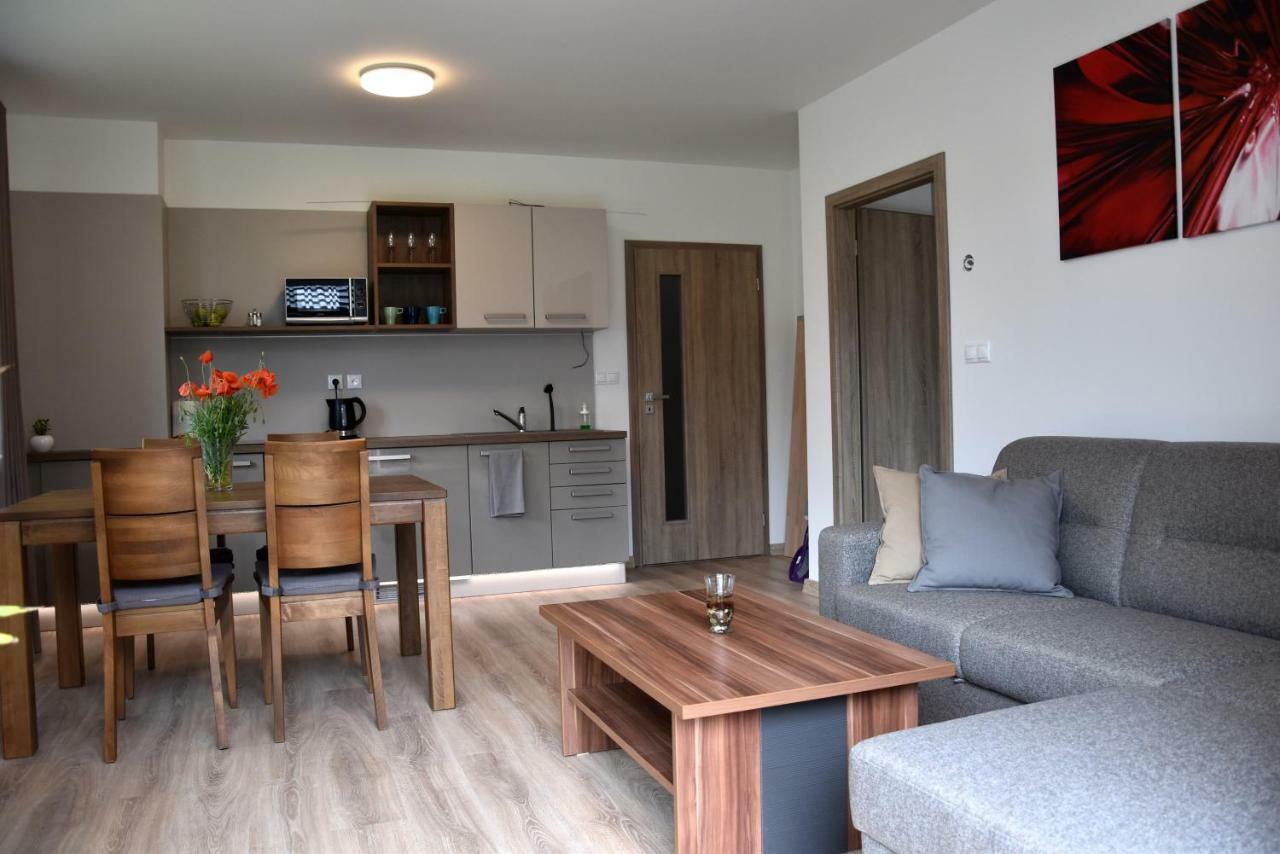 Apartament Elemir Bešeňová Zewnętrze zdjęcie