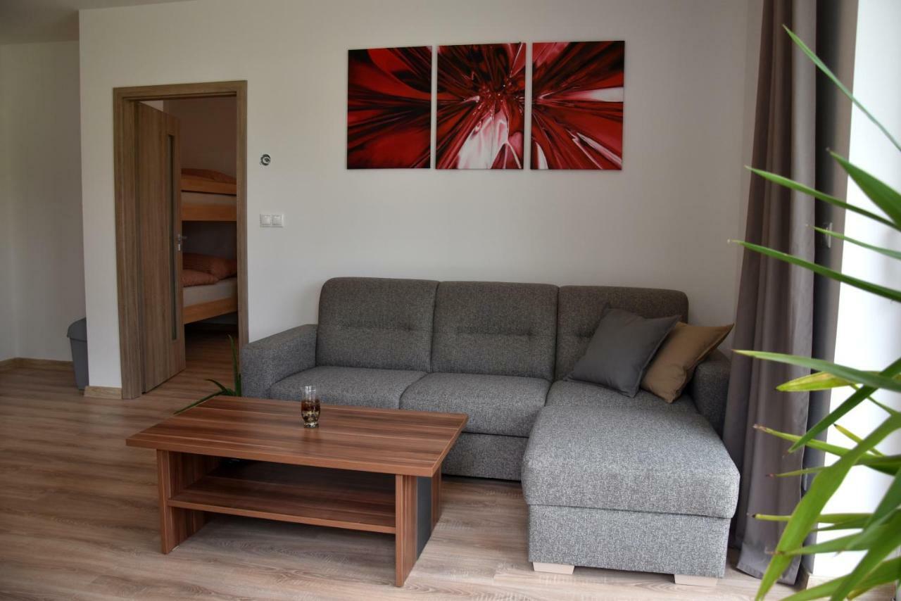 Apartament Elemir Bešeňová Zewnętrze zdjęcie