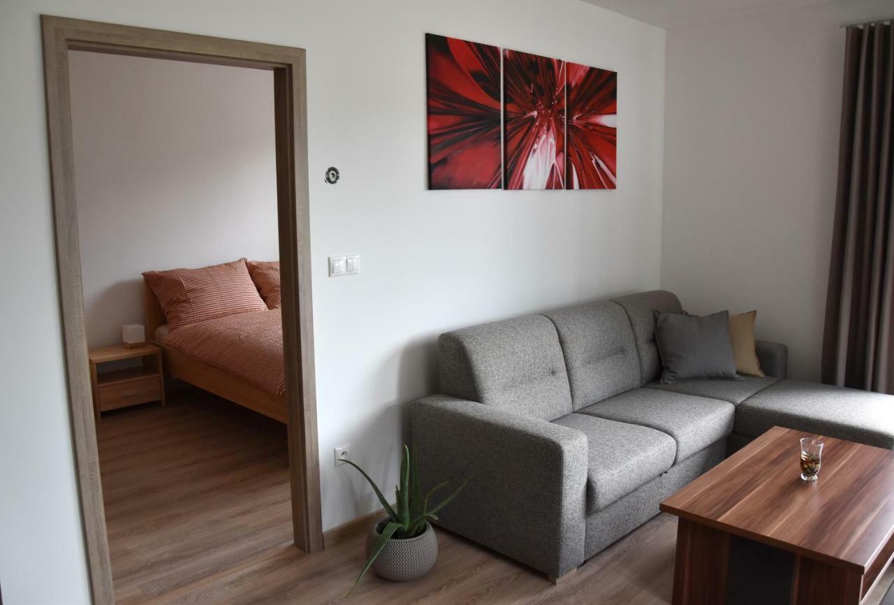 Apartament Elemir Bešeňová Zewnętrze zdjęcie