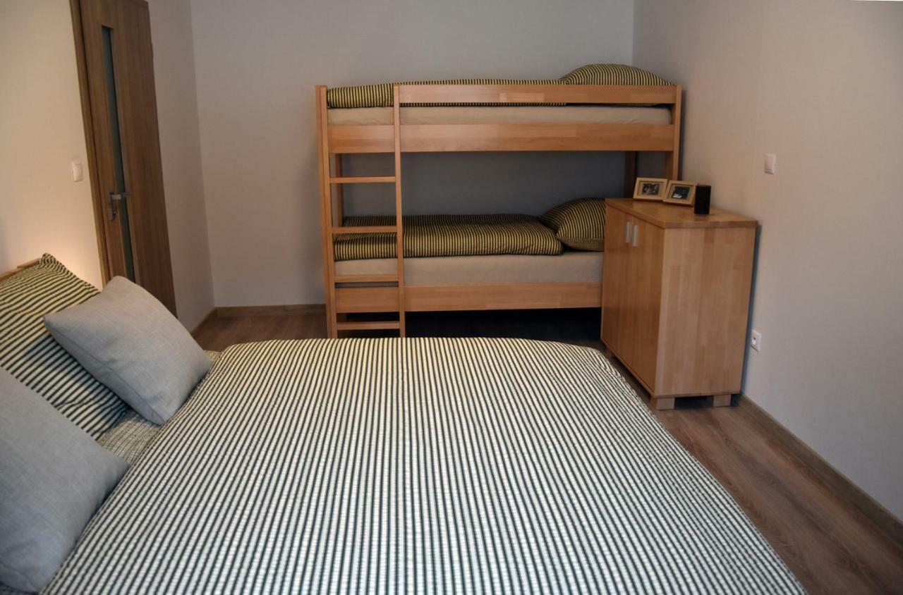 Apartament Elemir Bešeňová Zewnętrze zdjęcie