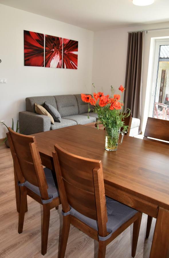 Apartament Elemir Bešeňová Zewnętrze zdjęcie