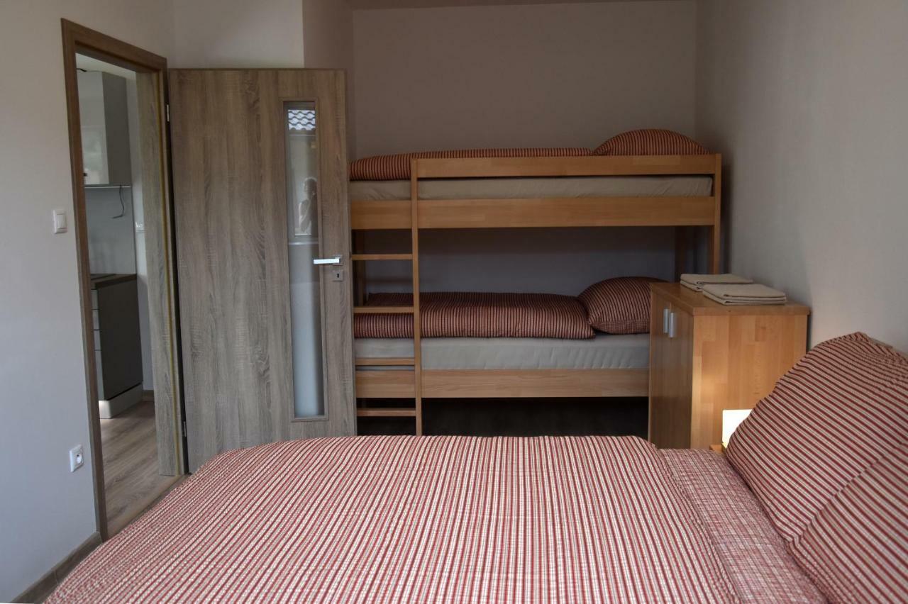 Apartament Elemir Bešeňová Zewnętrze zdjęcie