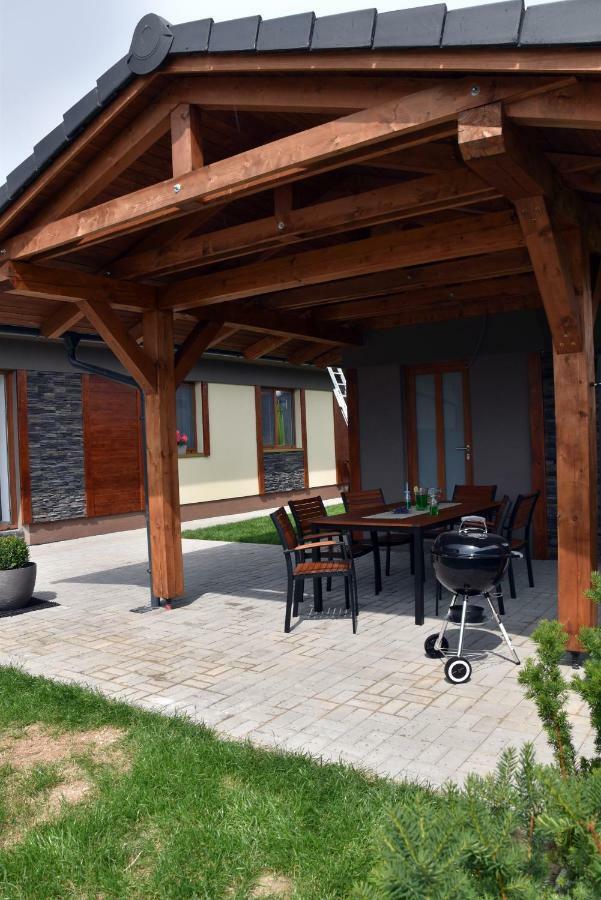 Apartament Elemir Bešeňová Zewnętrze zdjęcie