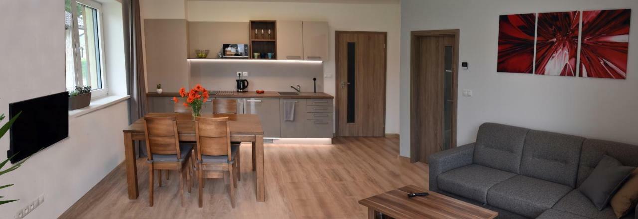 Apartament Elemir Bešeňová Zewnętrze zdjęcie