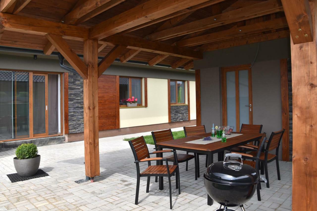 Apartament Elemir Bešeňová Zewnętrze zdjęcie